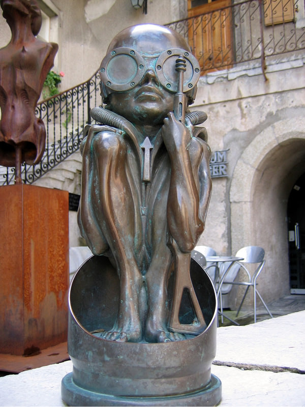 Escultura de Bronce en el Museo de Gruyères.