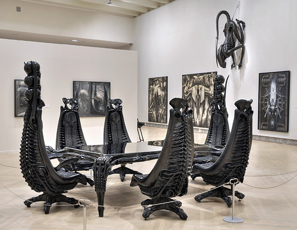 Diseño de mobiliario de Giger.